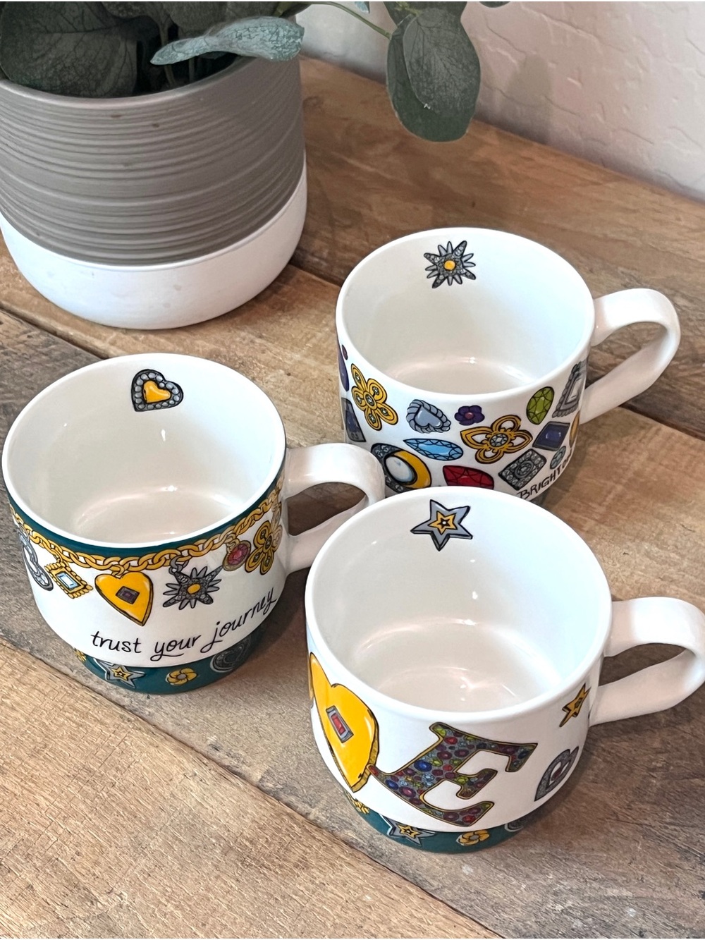 Brighton VIP Exclusive Stackable Ceramic Mugs Set of 3 Love Trust Your Journey - Picture 4 of 6